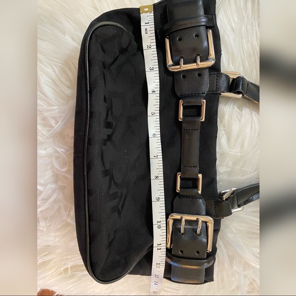 DKNY Logo purse - Picture 4 of 4